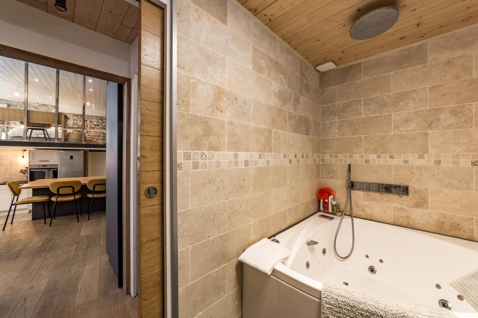 Le Duplex Des Pentes Ail Apartment Lyon Exterior photo