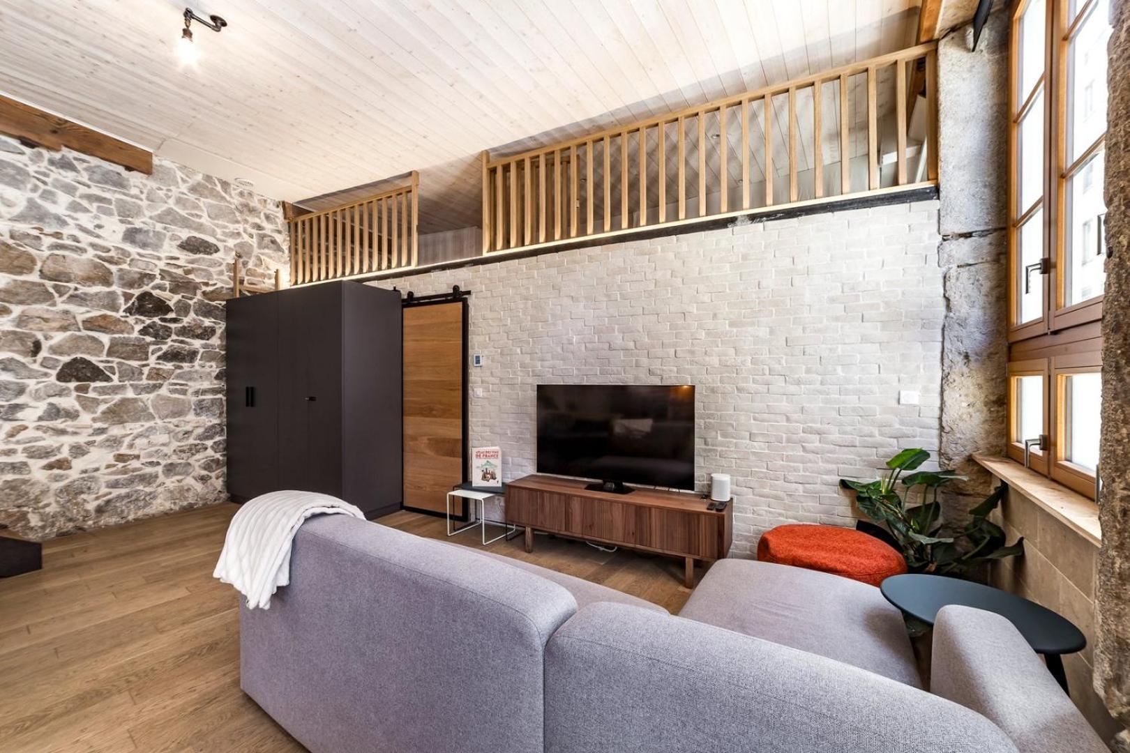 Le Duplex Des Pentes Ail Apartment Lyon Exterior photo